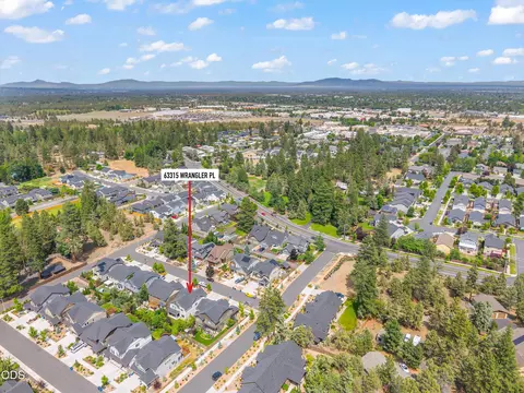 View/Area - 63315 Wrangler Pl, Bend, OR 97703 photo 2 of 2