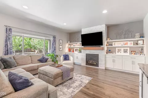 Living - 63315 Wrangler Pl, Bend, OR 97703 photo 1 of 1