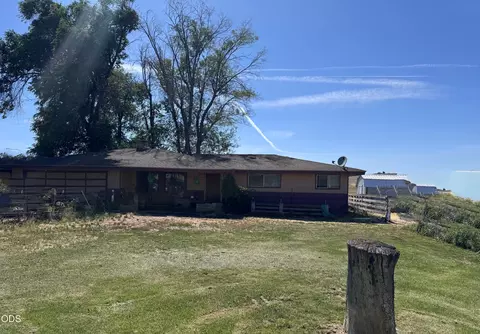 4520 NE Clark Dr, Madras, OR 97741