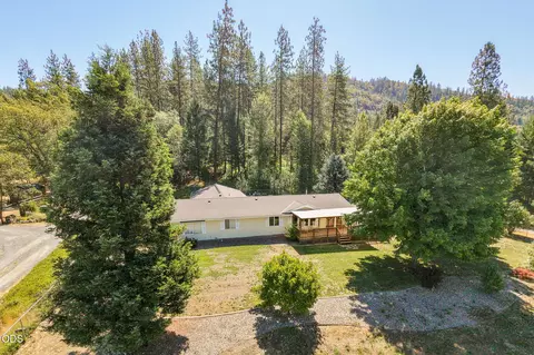 Exterior - 2072 Evans Creek Rd, Rogue River, OR 97537 photo 6 of 11