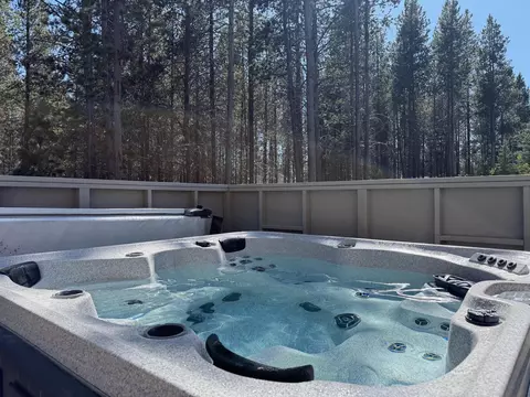 Exterior - 16785 Stage Stop Dr, Bend, OR 97707 photo 9 of 14