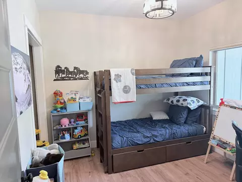 Bedroom - 16785 Stage Stop Dr, Bend, OR 97707 photo 5 of 9