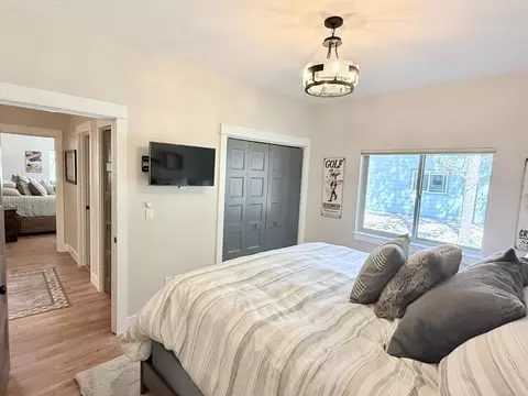 Bedroom - 16785 Stage Stop Dr, Bend, OR 97707 photo 8 of 9