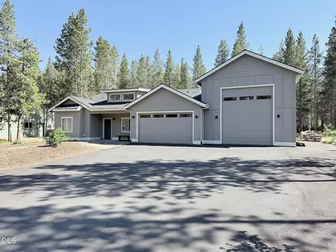 Exterior - 16785 Stage Stop Dr, Bend, OR 97707 photo 2 of 14
