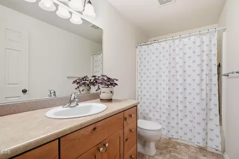 Bath - 19184 Baker Rd, Bend, OR 97702 photo 3 of 3