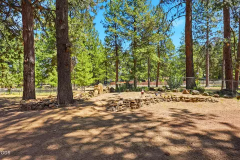 Exterior - 19184 Baker Rd, Bend, OR 97702 photo 8 of 21