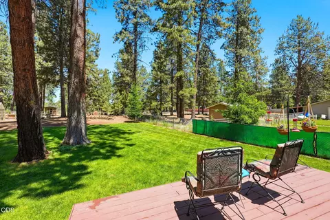 Exterior - 19184 Baker Rd, Bend, OR 97702 photo 4 of 21