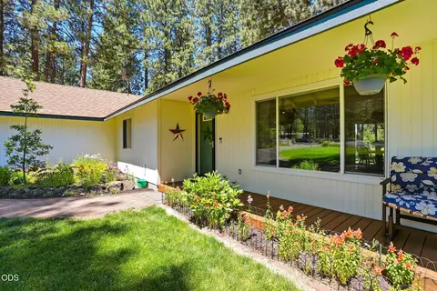 Exterior - 19184 Baker Rd, Bend, OR 97702 photo 3 of 21