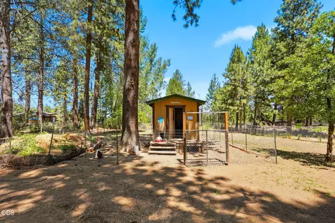 Exterior - 19184 Baker Rd, Bend, OR 97702 photo 12 of 21