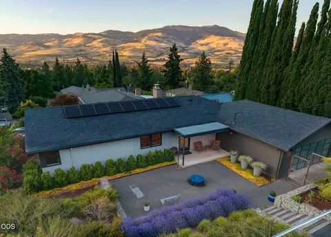 565 Altamont St, Ashland, OR 97520