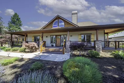 6243 Sanderling Rd, Klamath Falls, OR 97601