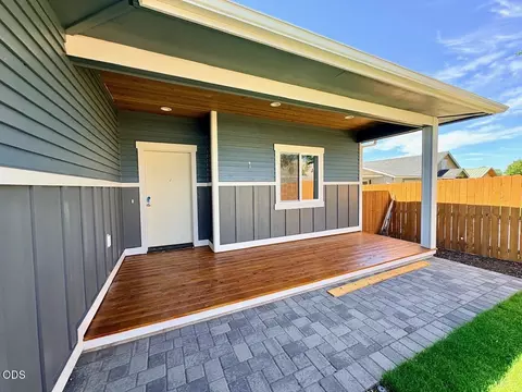1938 NE Laughlin Rd, Prineville, OR 97754