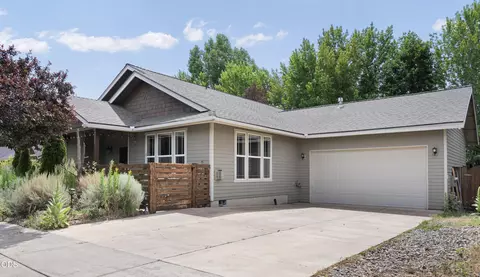 20705 Snow Peaks Dr, Bend, OR 97701