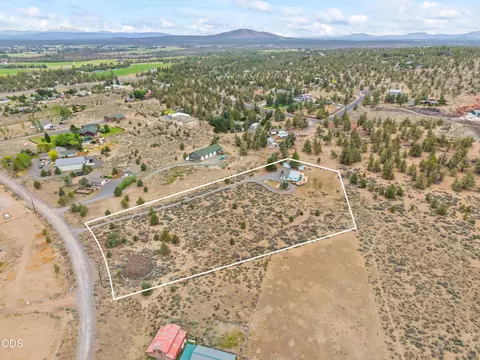 View/Area - 65230 94th St, Bend, OR 97703 photo 1 of 2
