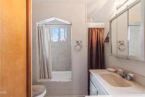 Bath - 65230 94th St, Bend, OR 97703 photo 2 of 2