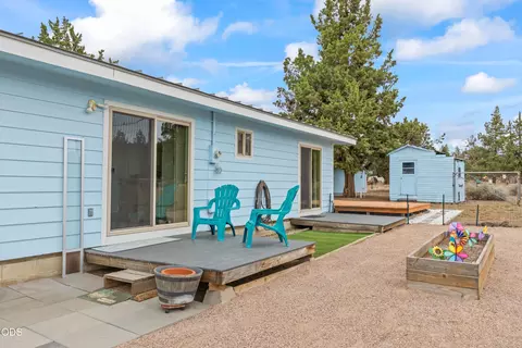 Exterior - 65230 94th St, Bend, OR 97703 photo 4 of 9