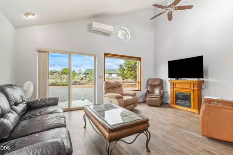 Living - 65230 94th St, Bend, OR 97703 photo 1 of 2