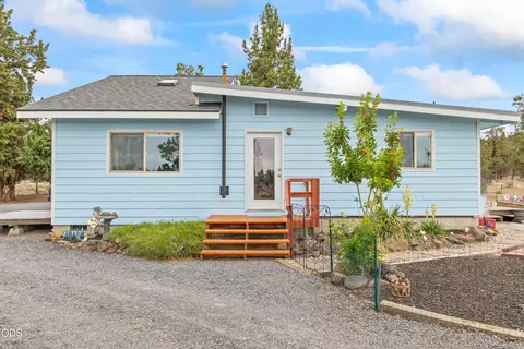 Exterior - 65230 94th St, Bend, OR 97703 photo 2 of 9