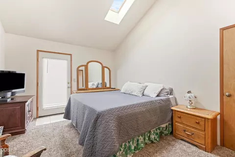 Bedroom - 65230 94th St, Bend, OR 97703 photo 1 of 4