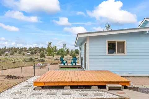 Exterior - 65230 94th St, Bend, OR 97703 photo 6 of 9