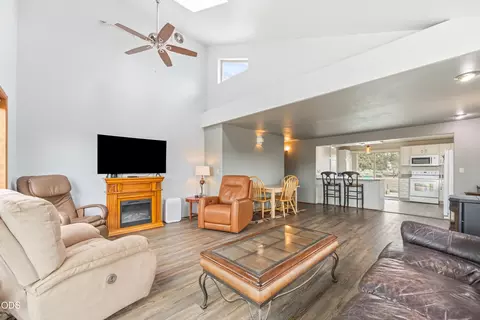 Living - 65230 94th St, Bend, OR 97703 photo 2 of 2