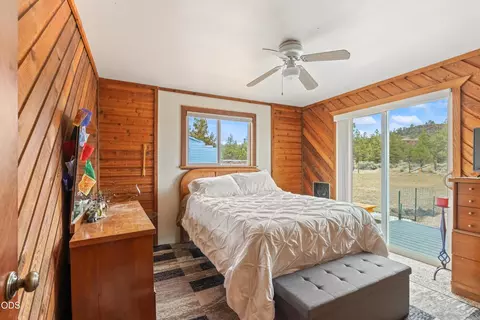 Bedroom - 65230 94th St, Bend, OR 97703 photo 3 of 4