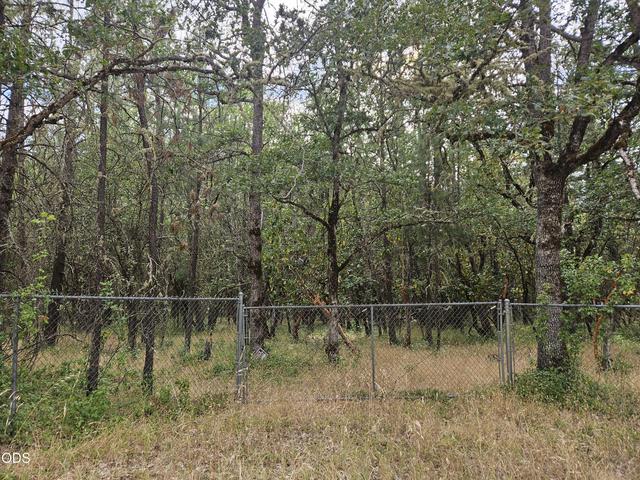 galls cr road, Central Point, OR 97502