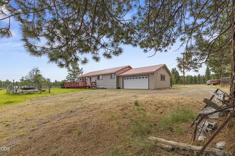 Exterior - 48850 Sycan Rd, Beatty, OR 97621 photo 4 of 17