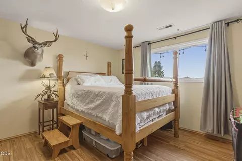 Bedroom - 48850 Sycan Rd, Beatty, OR 97621 photo 1 of 4