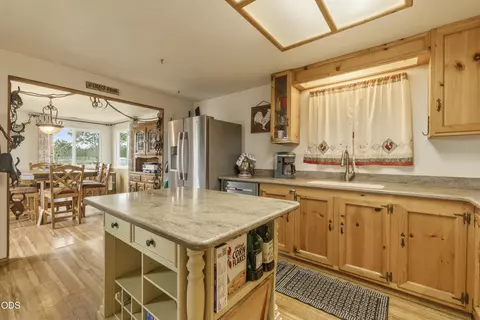 Kitchen - 48850 Sycan Rd, Beatty, OR 97621 photo 3 of 4