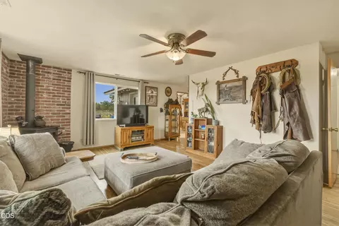 Living - 48850 Sycan Rd, Beatty, OR 97621 photo 5 of 5