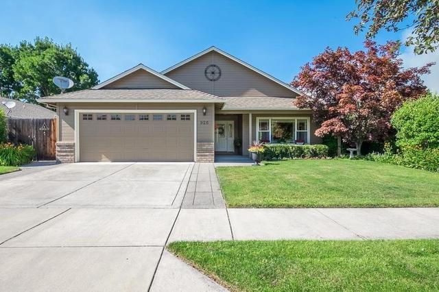 926 Birmingham St, Medford, OR 97501
