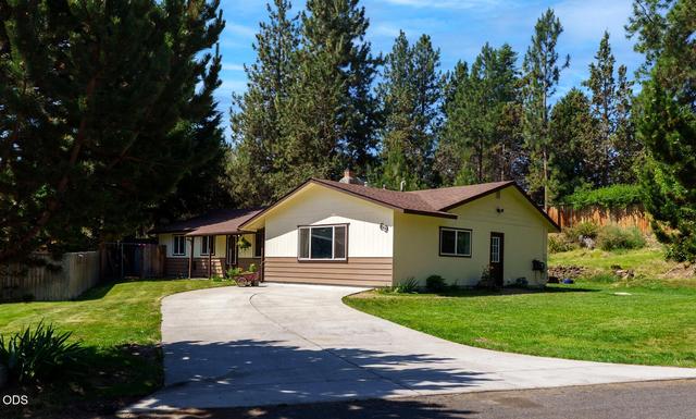 69 SE Piper Dr, Bend, OR 97702