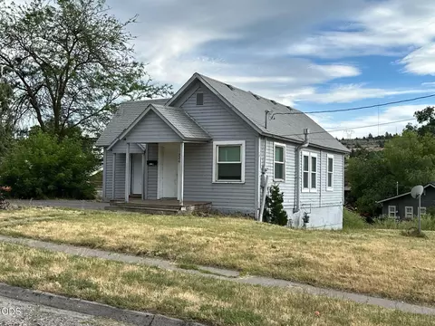 726 N 2nd St, Klamath Falls, OR 97601
