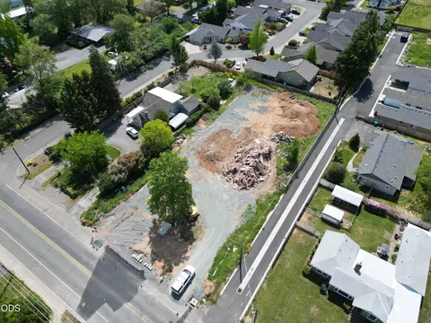 1419 Fruitdale Dr, Grants Pass, OR 97527