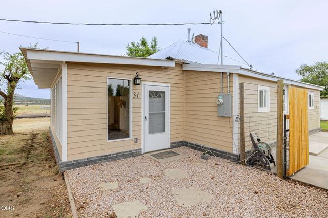 31 3rd St, Metolius, OR 97741