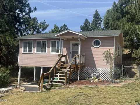 1936 Lancaster Ave, Klamath Falls, OR 97601