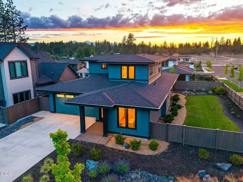 2971 NW Polarstar Ave, Bend, OR 97703