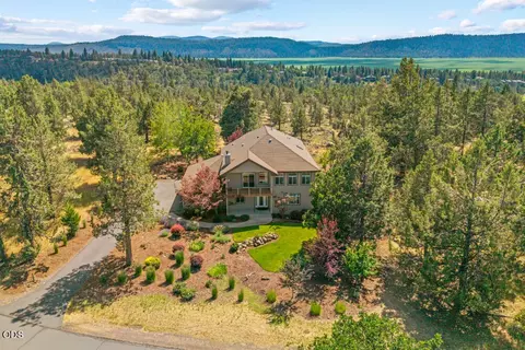 10126 Cinnamon Teal Dr, Klamath Falls, OR 97601