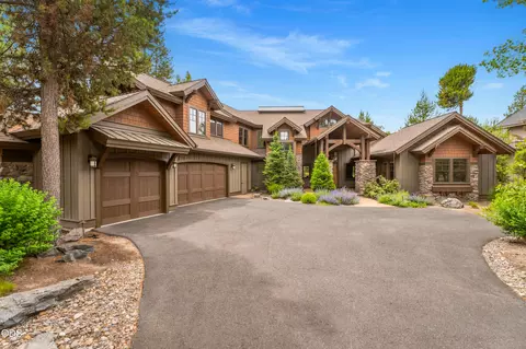 56820 Dancing Rock Loop #49, Bend, OR 97707