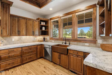 Kitchen - 56820 Dancing Rock Loop #49, Bend, OR 97707 photo 5 of 8