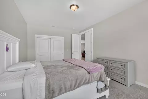 Bedroom - 327 Arrowhead Trl, Eagle Point, OR 97524 photo 3 of 5