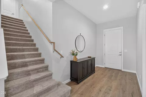 Entry Way - 327 Arrowhead Trl, Eagle Point, OR 97524 photo 1 of 1