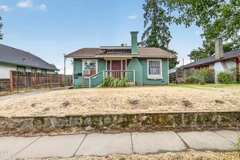 625 W Jackson St, Medford, OR 97501