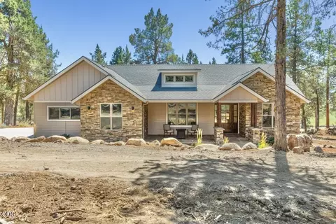 11504 Crossbill Dr, Klamath Falls, OR 97601
