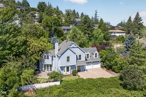 430 Wiley St, Ashland, OR 97520