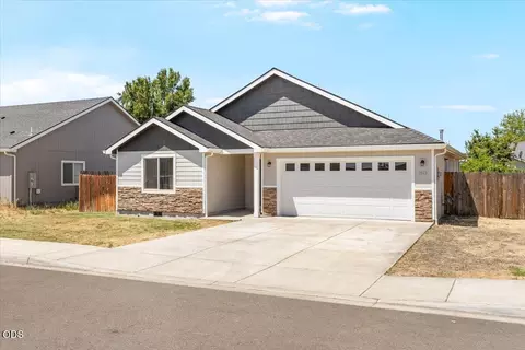 7843 Cadence Ln, White City, OR 97503