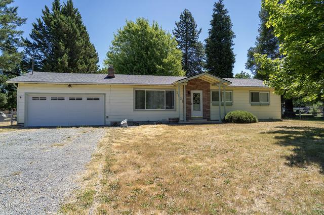 1921 Regina Way, Grants Pass, OR 97527