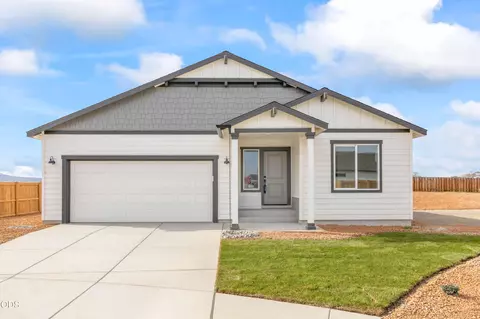 1298 NW Fairway Dr #142, Madras, OR 97741