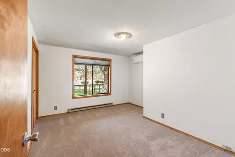 Bedroom - 64543 Mcgrath Rd, Bend, OR 97701 photo 4 of 4